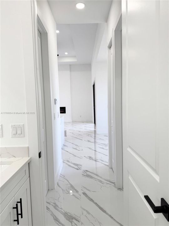 На продажу: $405,000 (3 спален, 2 ванн, 1739 Квадратных фут)