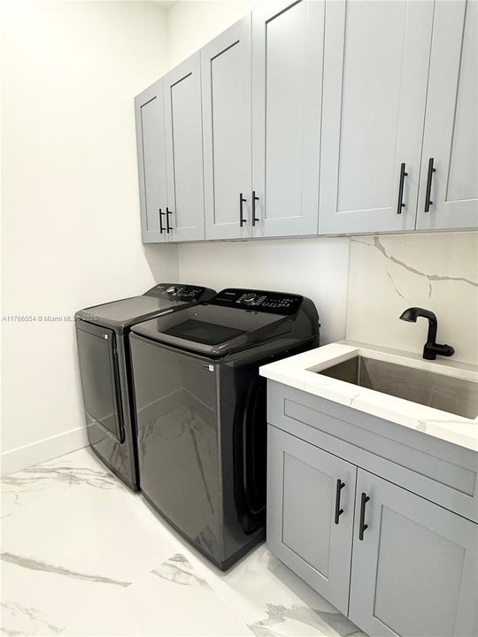 На продажу: $405,000 (3 спален, 2 ванн, 1739 Квадратных фут)