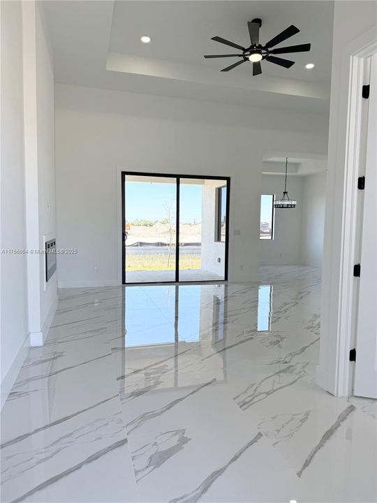 На продажу: $405,000 (3 спален, 2 ванн, 1739 Квадратных фут)