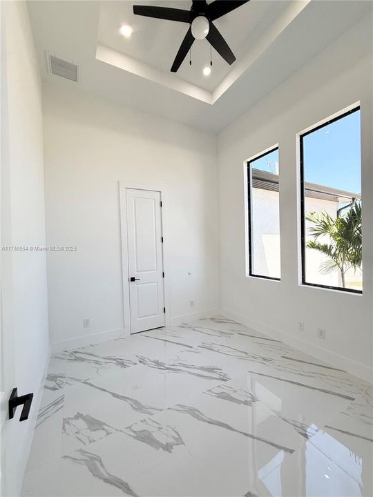 На продажу: $405,000 (3 спален, 2 ванн, 1739 Квадратных фут)