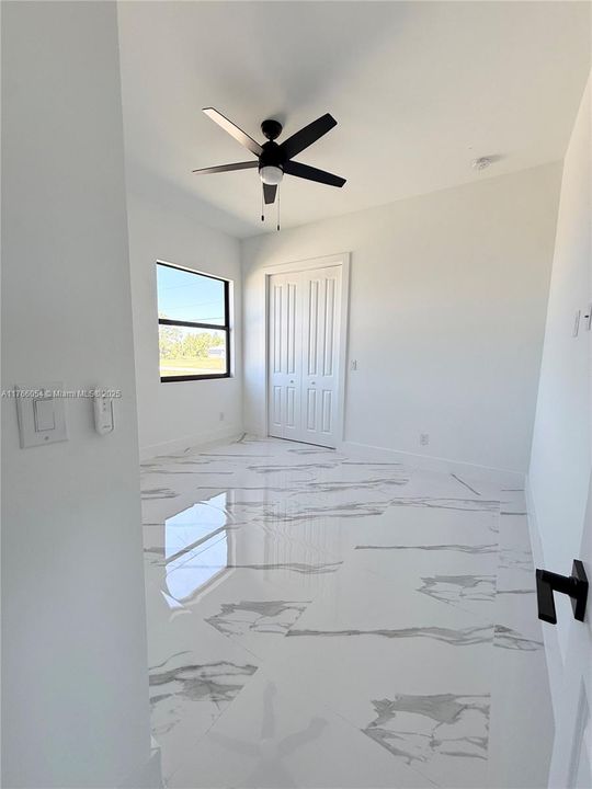 На продажу: $405,000 (3 спален, 2 ванн, 1739 Квадратных фут)