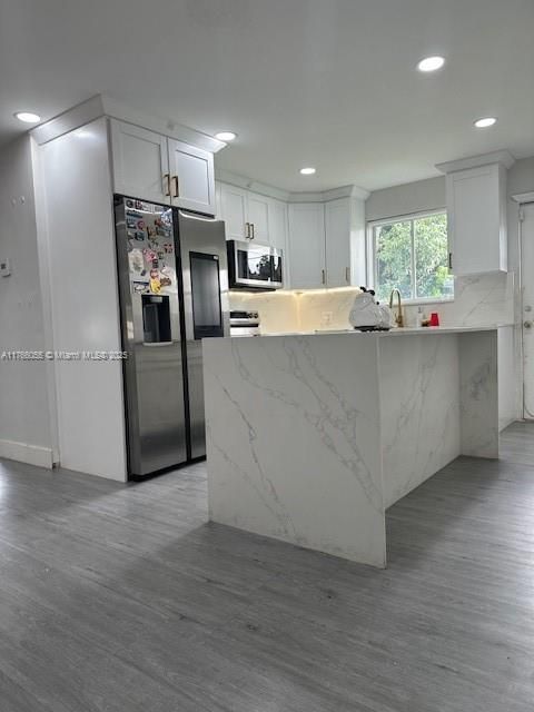 最近售出: $420,000 (3 贝兹, 2 浴室, 910 平方英尺)