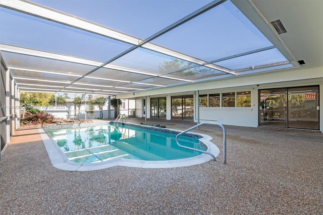 Recently Sold: $649,900 (4 beds, 3 baths, 2727 Square Feet)