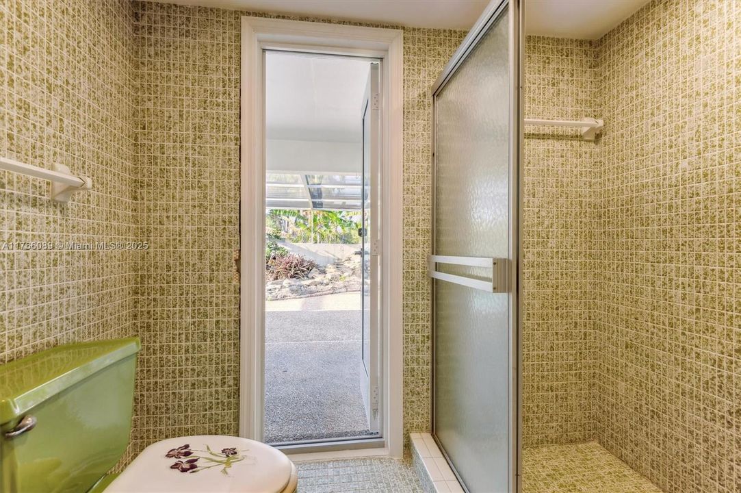 Recently Sold: $649,900 (4 beds, 3 baths, 2727 Square Feet)