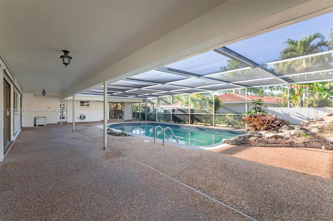 Recently Sold: $649,900 (4 beds, 3 baths, 2727 Square Feet)