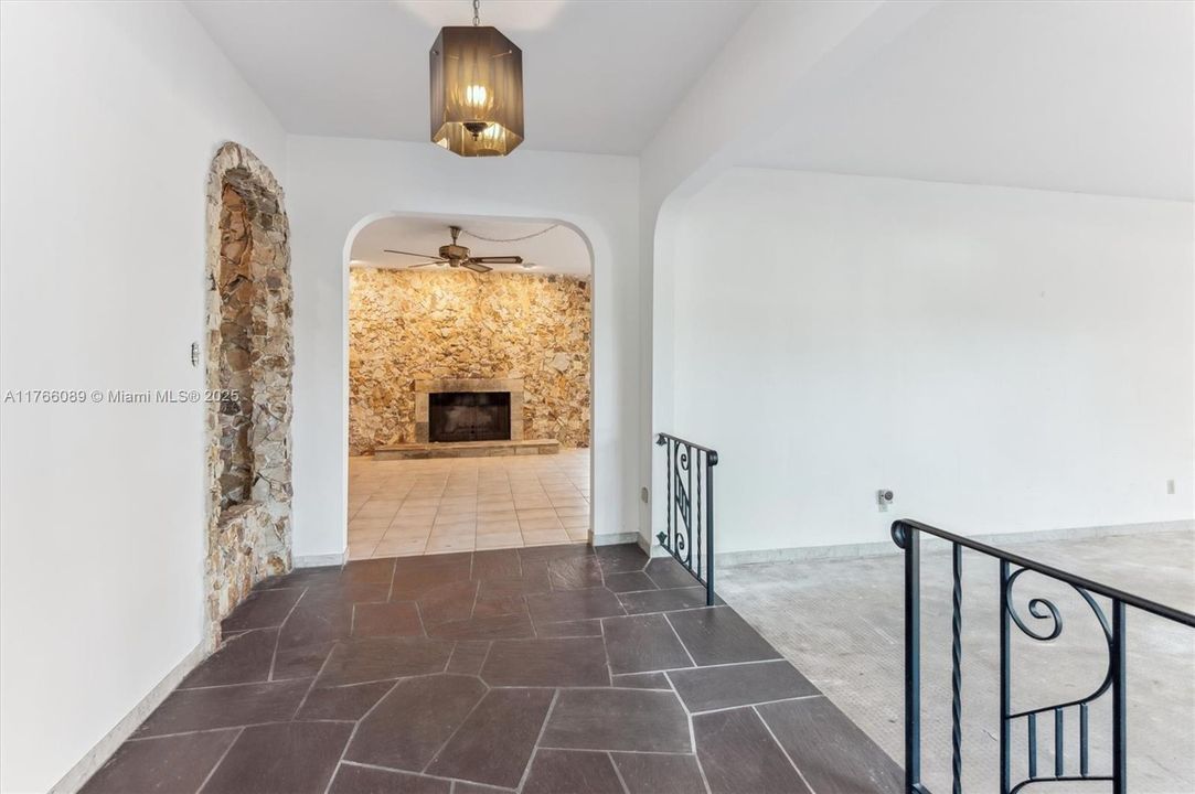 Recently Sold: $649,900 (4 beds, 3 baths, 2727 Square Feet)