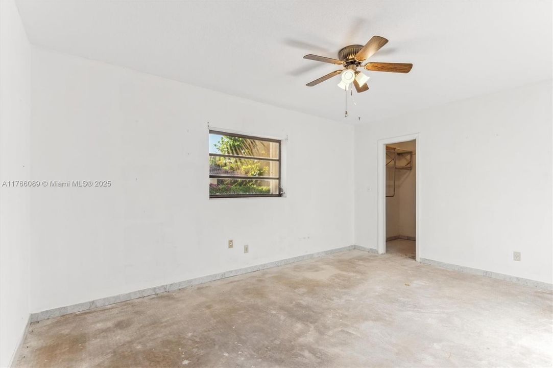 Recently Sold: $649,900 (4 beds, 3 baths, 2727 Square Feet)