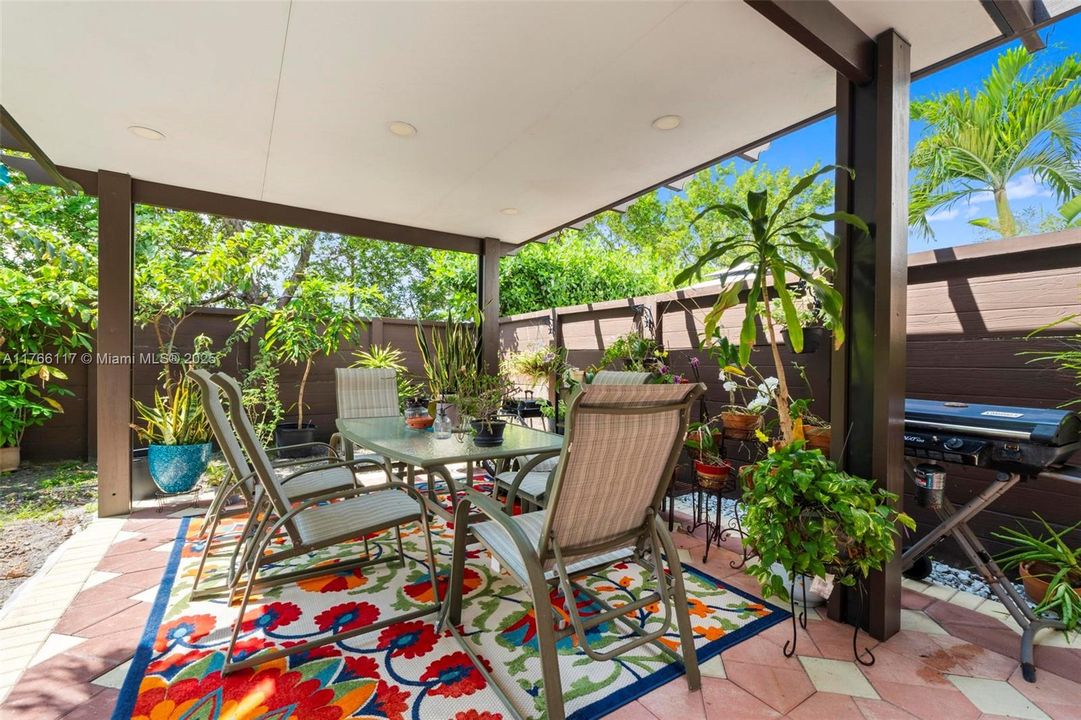 待售: $630,000 (3 贝兹, 2 浴室, 1588 平方英尺)