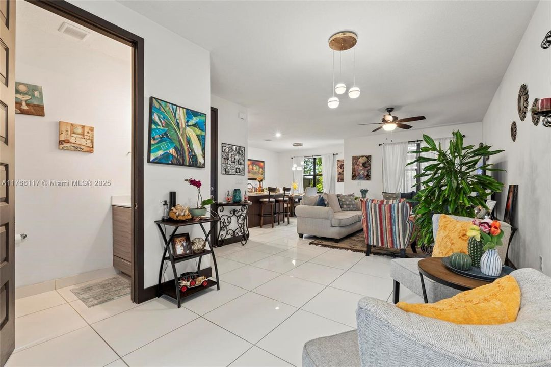 待售: $630,000 (3 贝兹, 2 浴室, 1588 平方英尺)