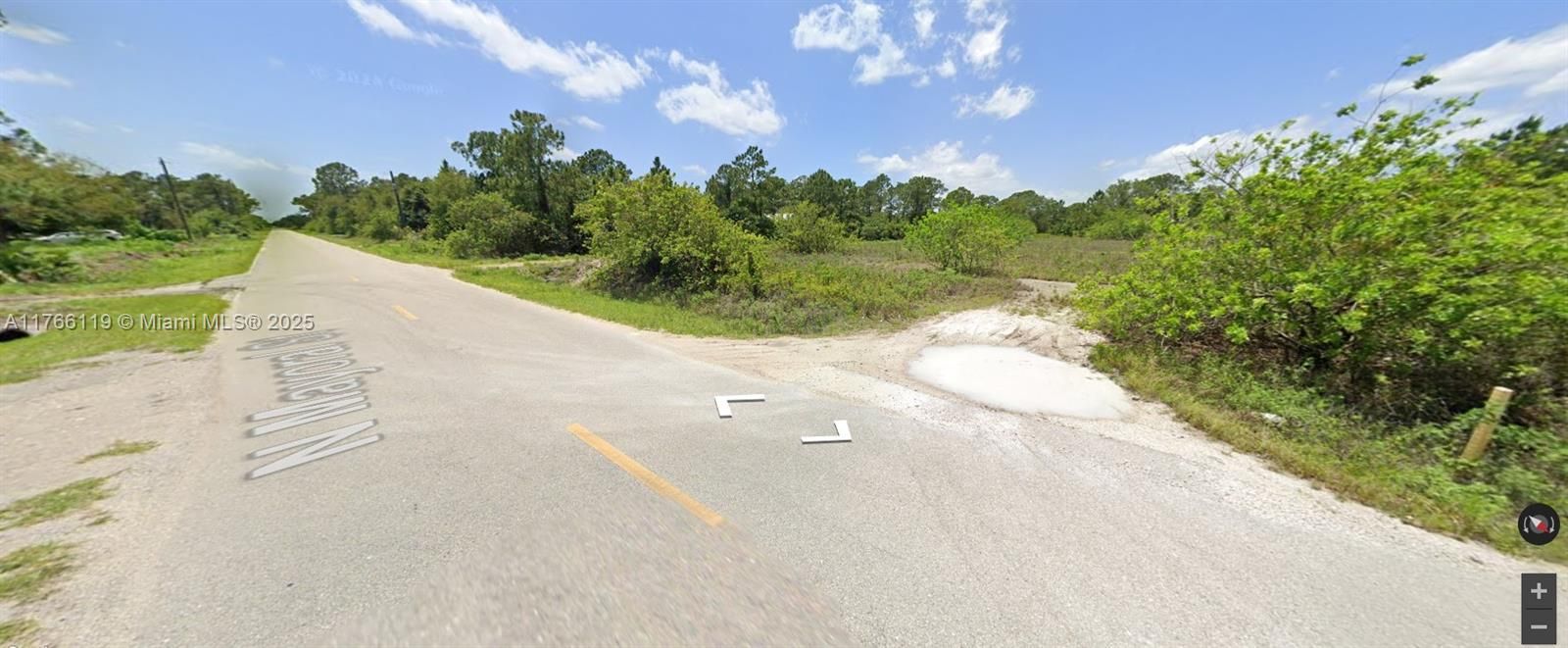 На продажу: $49,999 (1.09 acres)