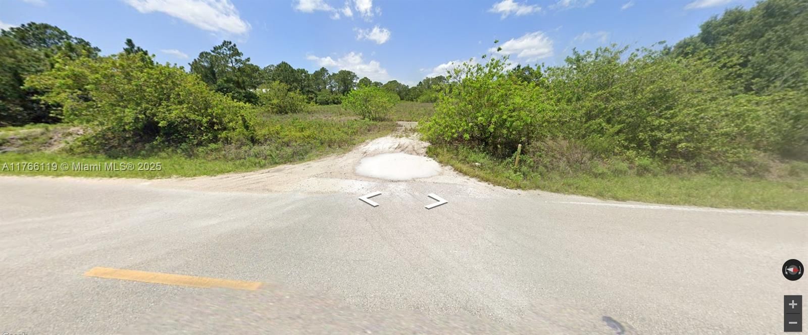 На продажу: $49,999 (1.09 acres)