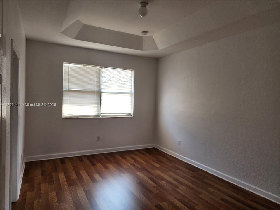 最近租的: $2,500 (3 贝兹, 3 浴室, 1590 平方英尺)