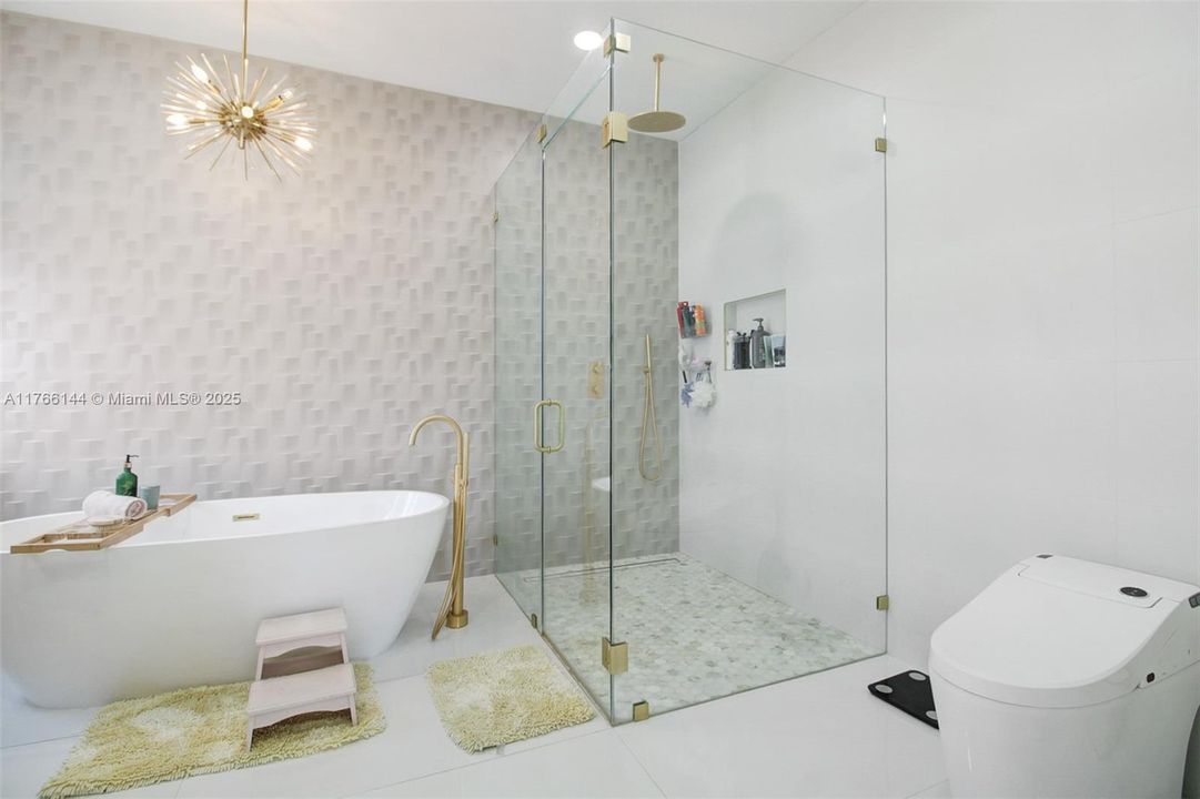 最近售出: $1,065,000 (4 贝兹, 3 浴室, 2722 平方英尺)