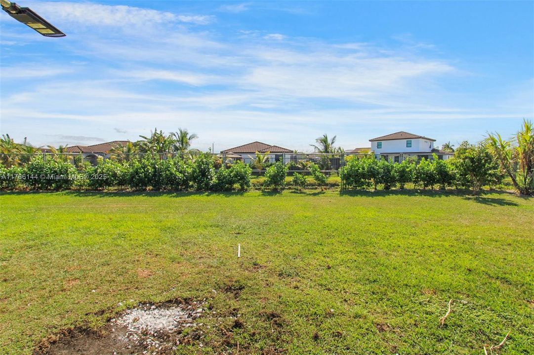 最近售出: $1,065,000 (4 贝兹, 3 浴室, 2722 平方英尺)