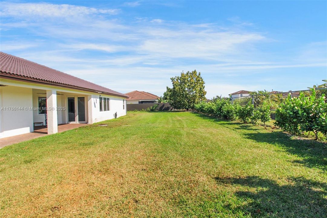 最近售出: $1,065,000 (4 贝兹, 3 浴室, 2722 平方英尺)