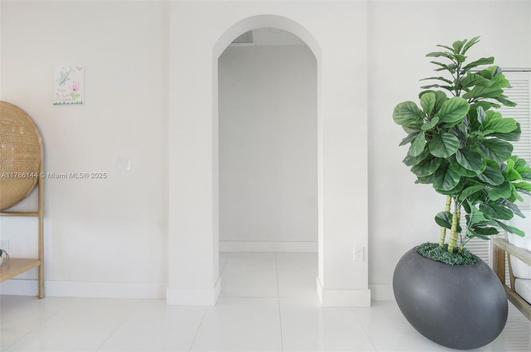 最近售出: $1,065,000 (4 贝兹, 3 浴室, 2722 平方英尺)