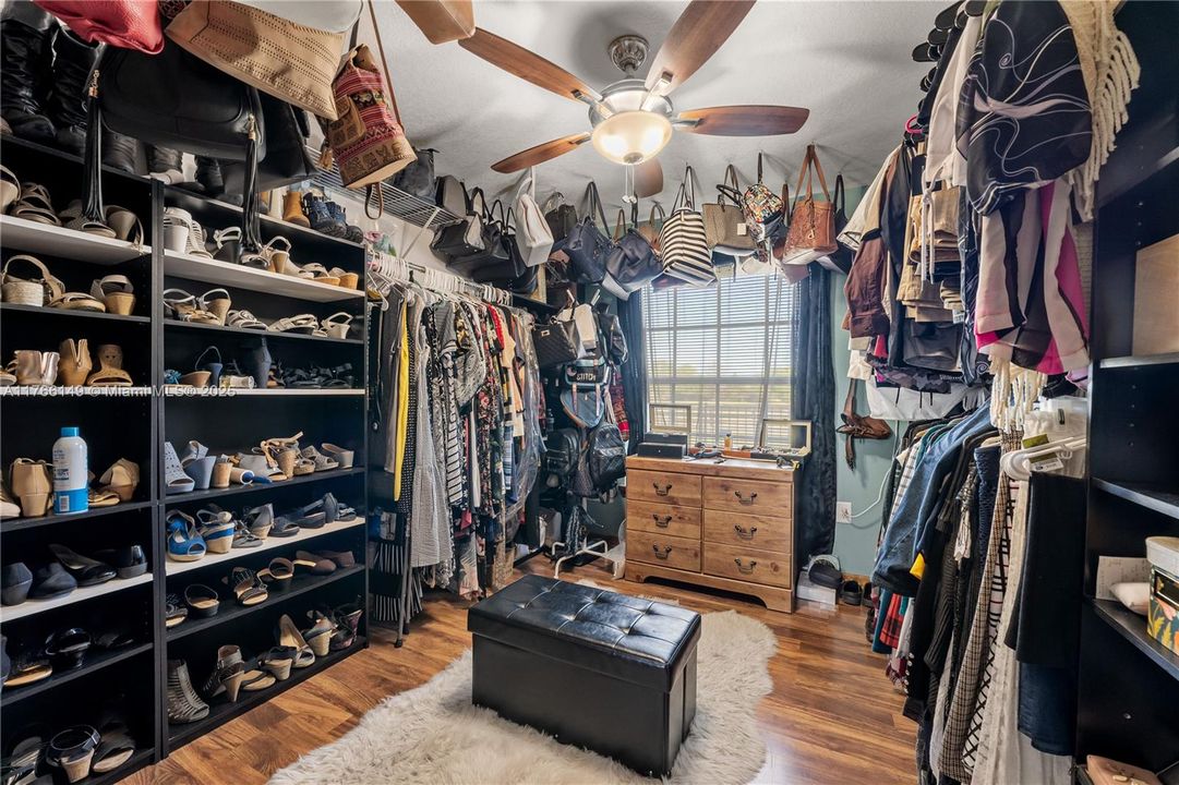 For Sale: $1,100,000 (5 beds, 3 baths, 0 Square Feet)