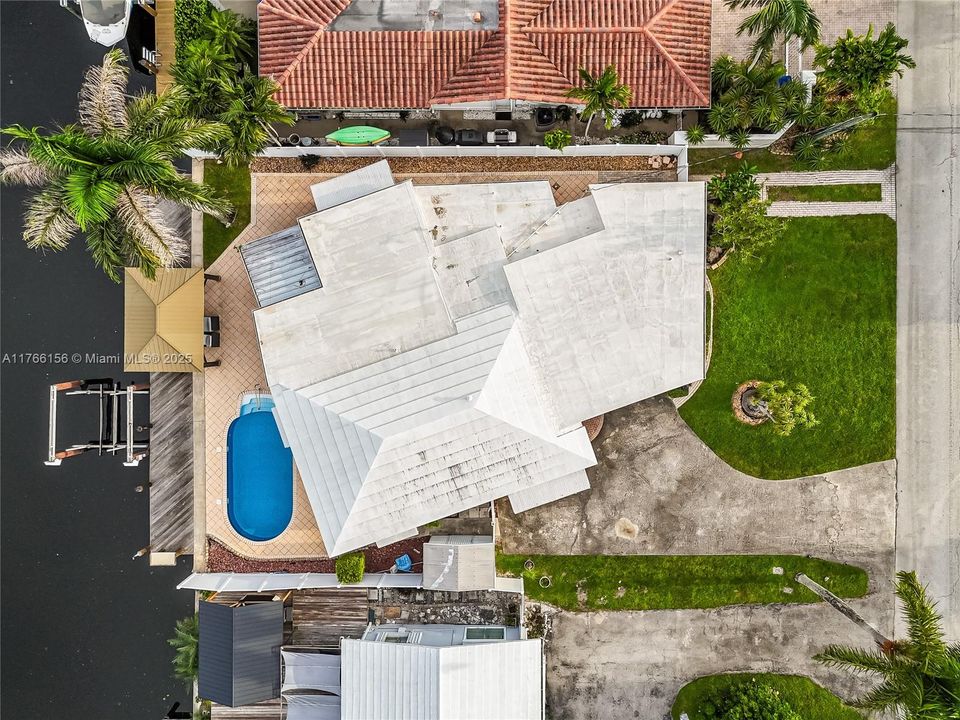 Recientemente alquilado: $5,550 (3 camas, 2 baños, 2458 Pies cuadrados)