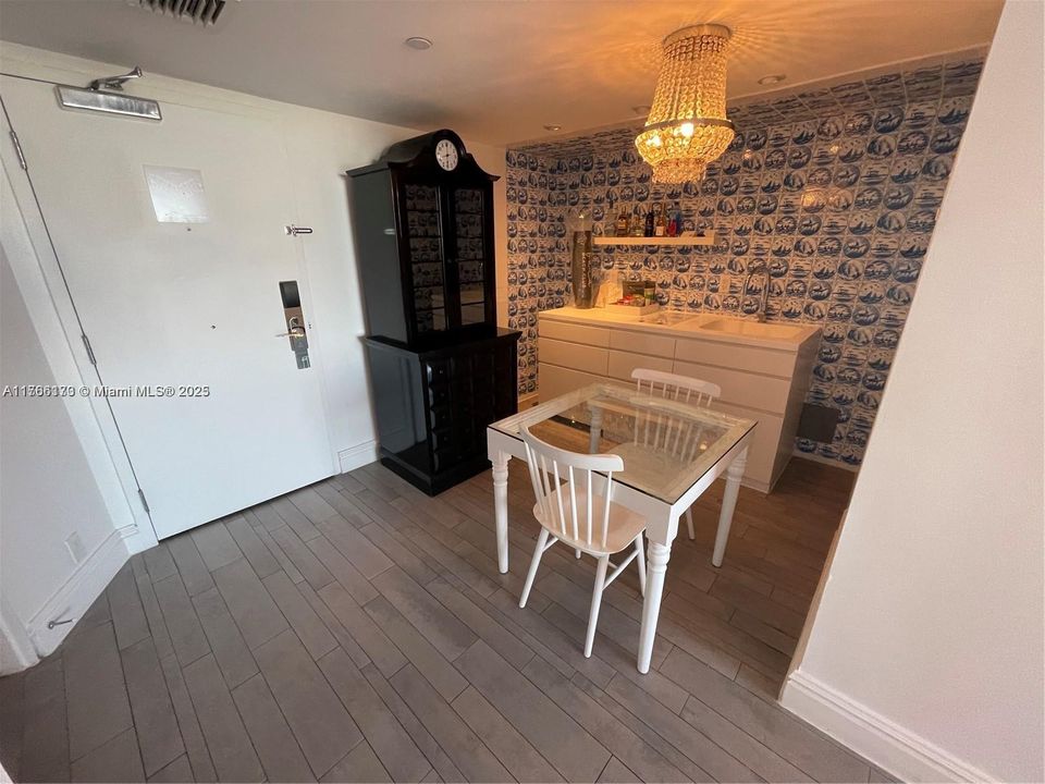 待售: $270,000 (0 贝兹, 1 浴室, 508 平方英尺)