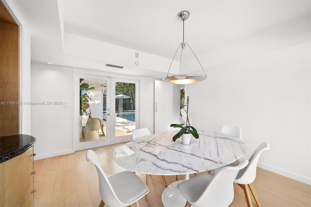 For Sale: $3,377,000 (3 beds, 3 baths, 2123 Square Feet)