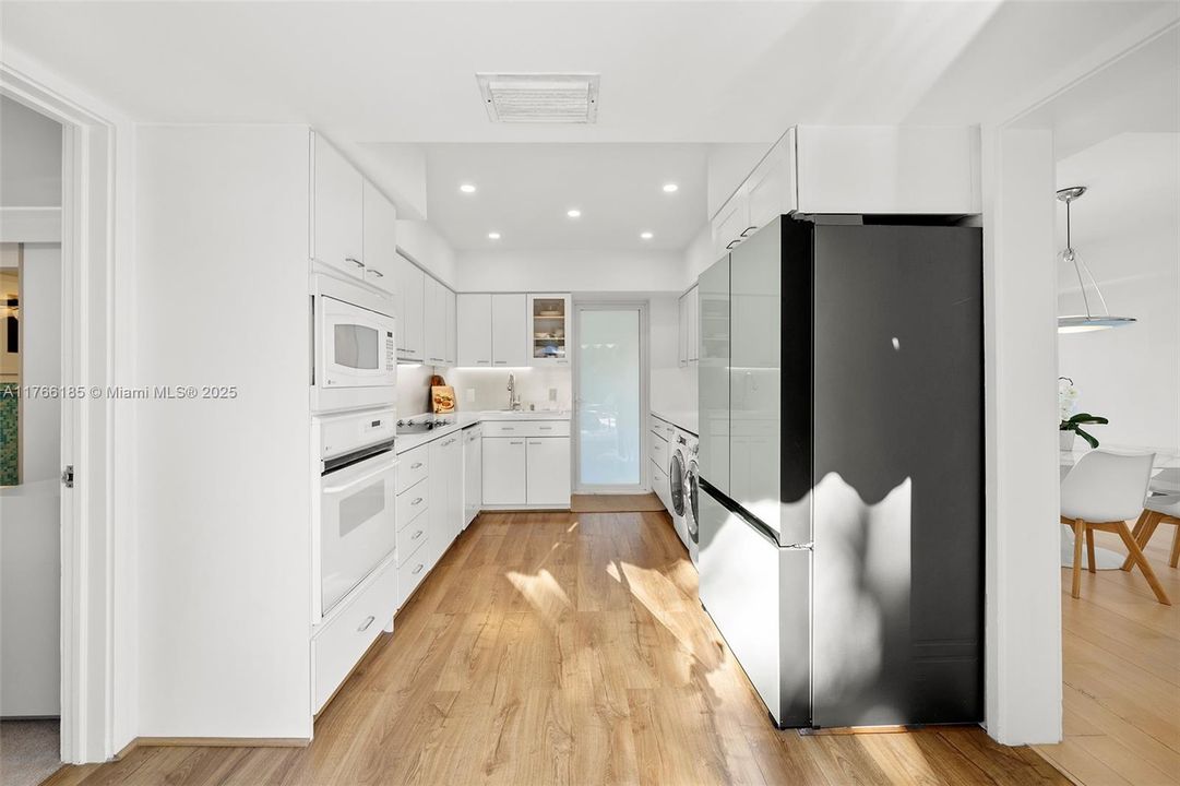 For Sale: $3,377,000 (3 beds, 3 baths, 2123 Square Feet)