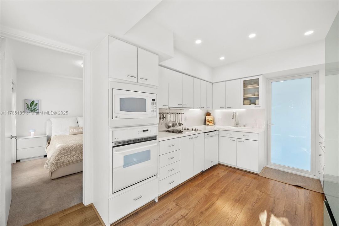 For Sale: $3,377,000 (3 beds, 3 baths, 2123 Square Feet)