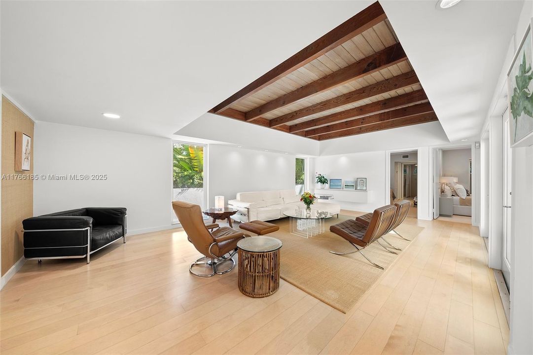 For Sale: $3,377,000 (3 beds, 3 baths, 2123 Square Feet)