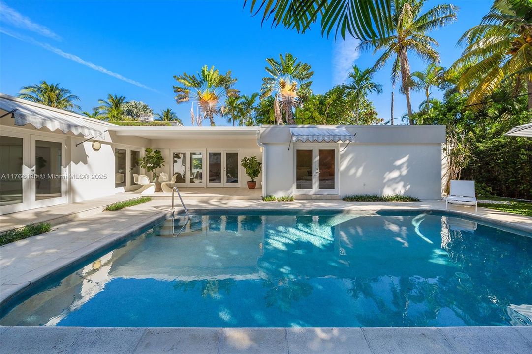 For Sale: $3,377,000 (3 beds, 3 baths, 2123 Square Feet)