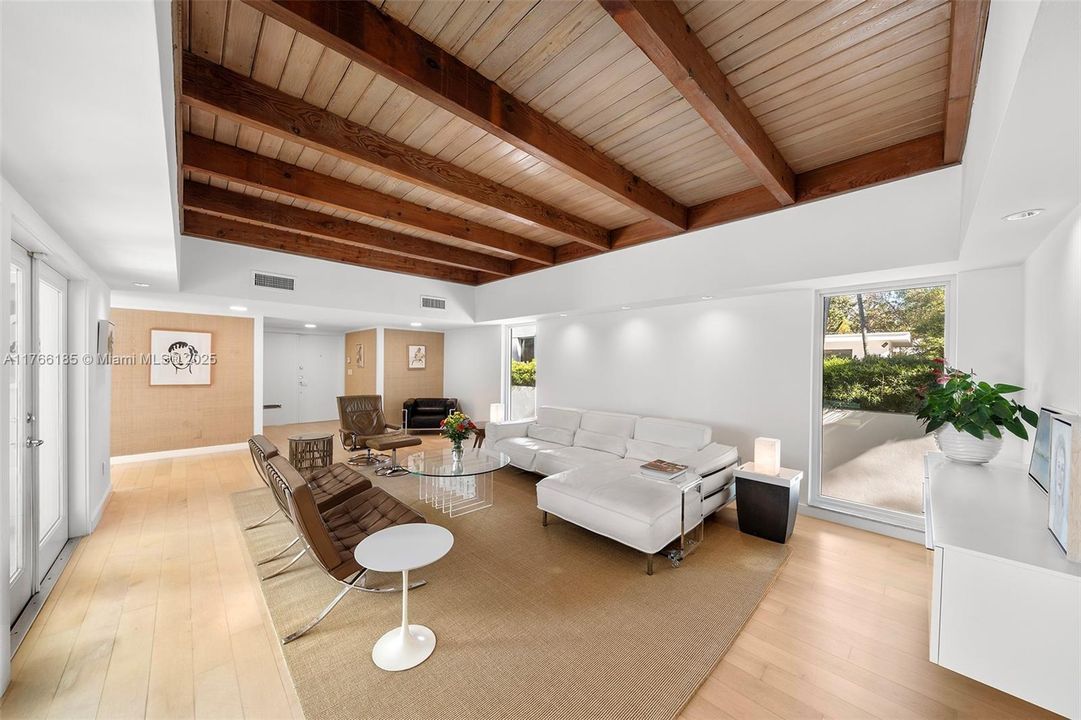 For Sale: $3,377,000 (3 beds, 3 baths, 2123 Square Feet)