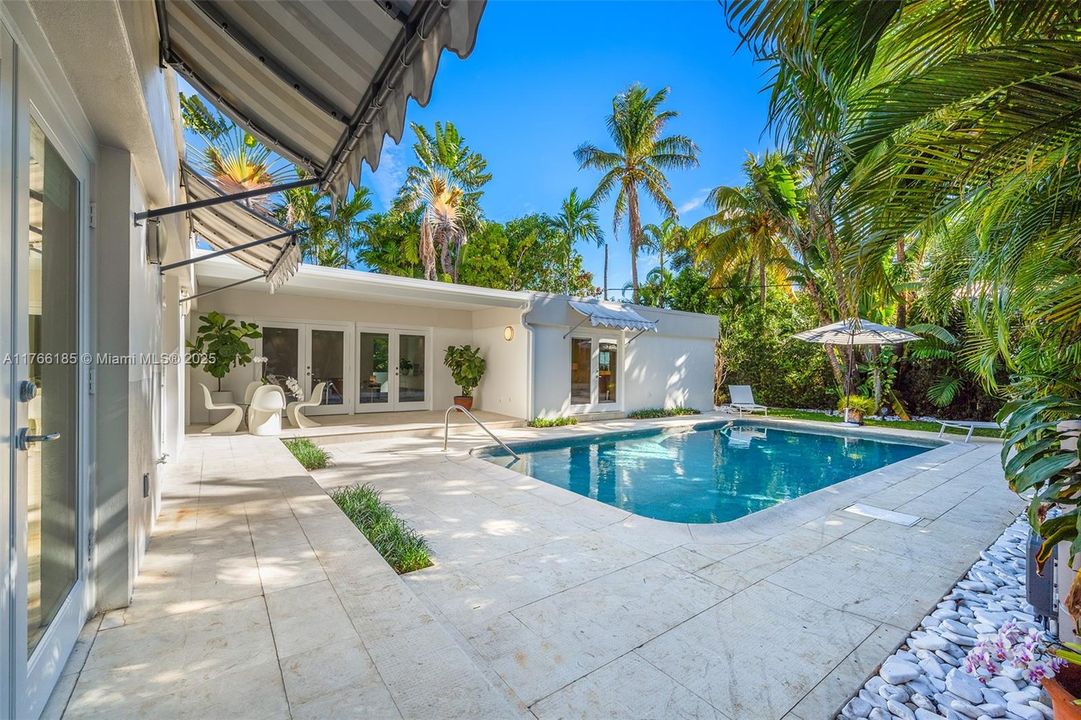 For Sale: $3,377,000 (3 beds, 3 baths, 2123 Square Feet)