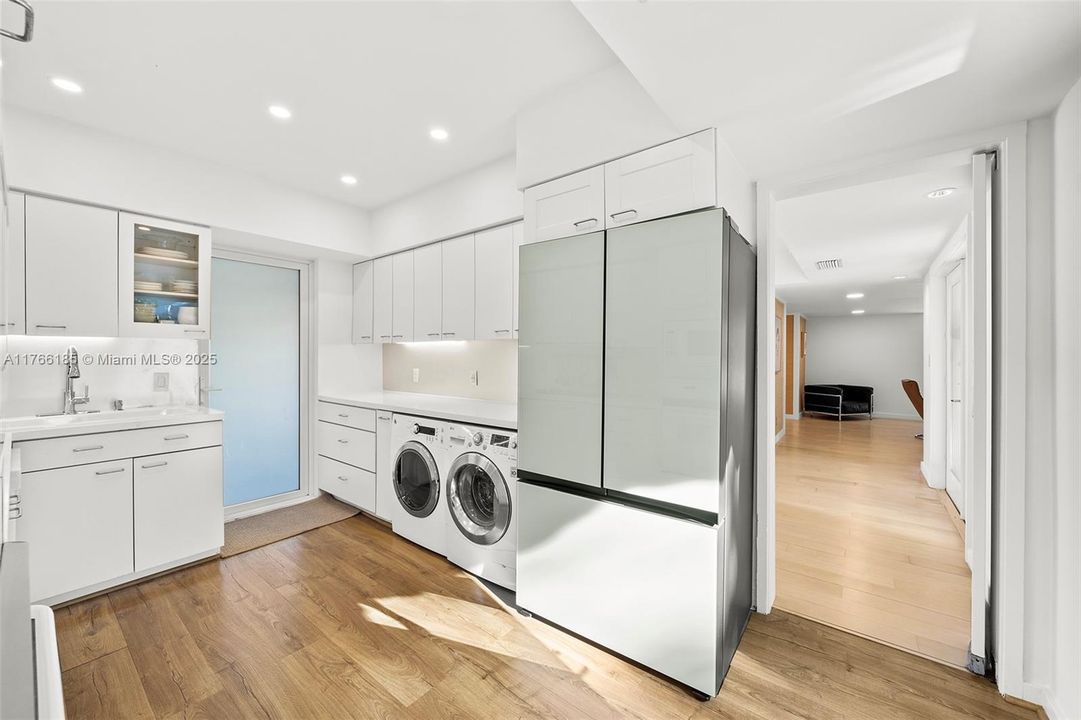 For Sale: $3,377,000 (3 beds, 3 baths, 2123 Square Feet)