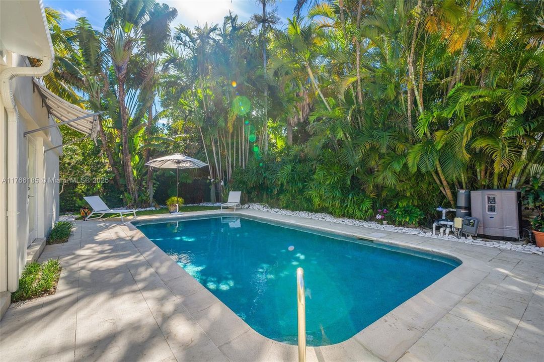 For Sale: $3,377,000 (3 beds, 3 baths, 2123 Square Feet)