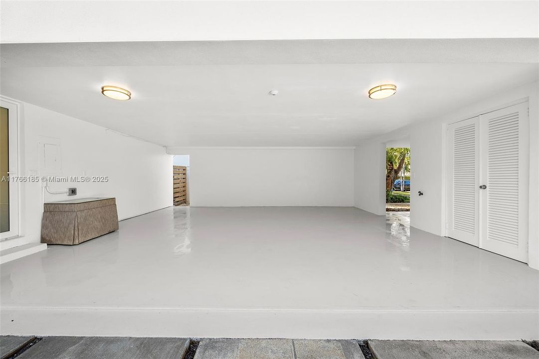 For Sale: $3,377,000 (3 beds, 3 baths, 2123 Square Feet)