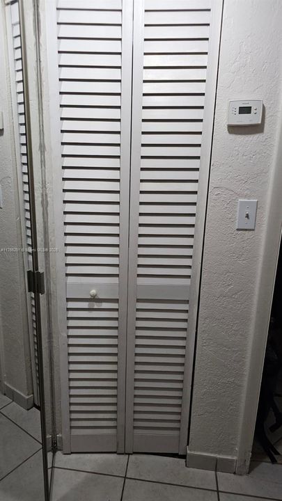 For Sale: $250,000 (2 beds, 2 baths, 1003 Square Feet)