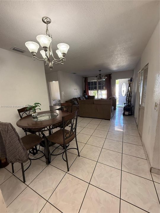 Active With Contract: $393,500 (3 beds, 2 baths, 1322 Square Feet)