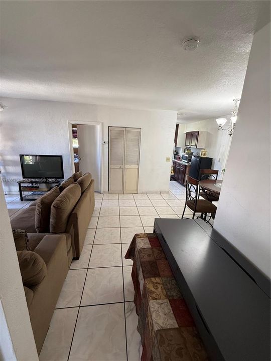 Active With Contract: $393,500 (3 beds, 2 baths, 1322 Square Feet)