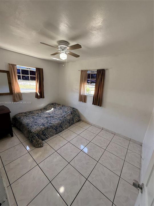 Active With Contract: $393,500 (3 beds, 2 baths, 1322 Square Feet)