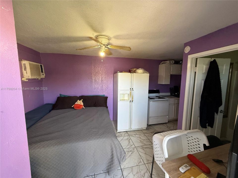 Active With Contract: $393,500 (3 beds, 2 baths, 1322 Square Feet)