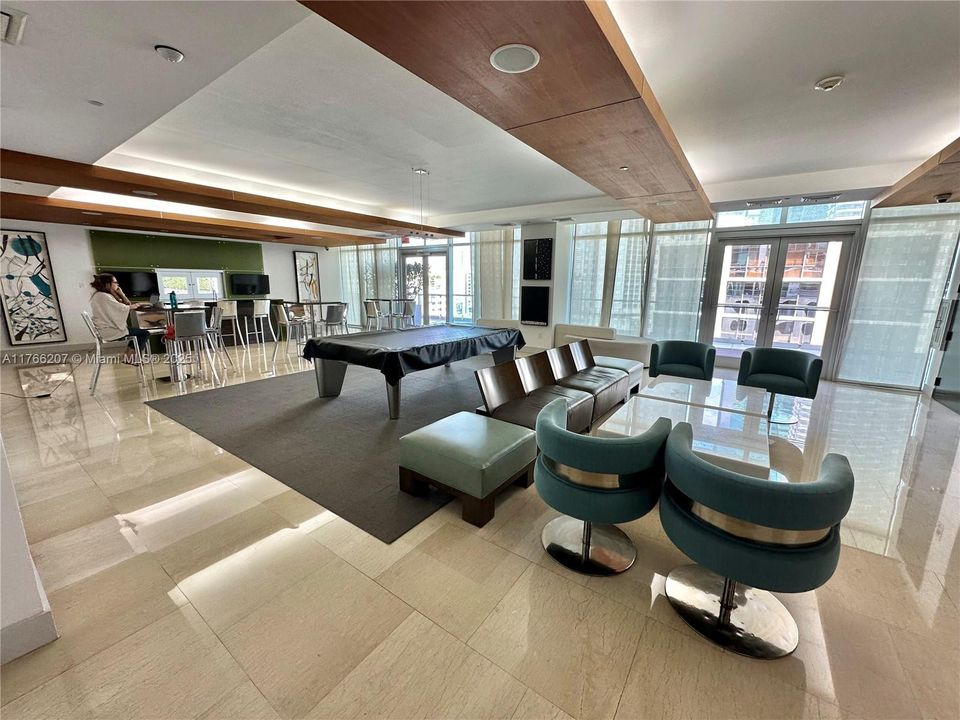 Недавно арендовано: $3,200 (1 спален, 1 ванн, 754 Квадратных фут)