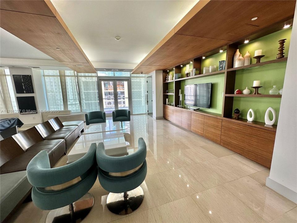 Недавно арендовано: $3,200 (1 спален, 1 ванн, 754 Квадратных фут)