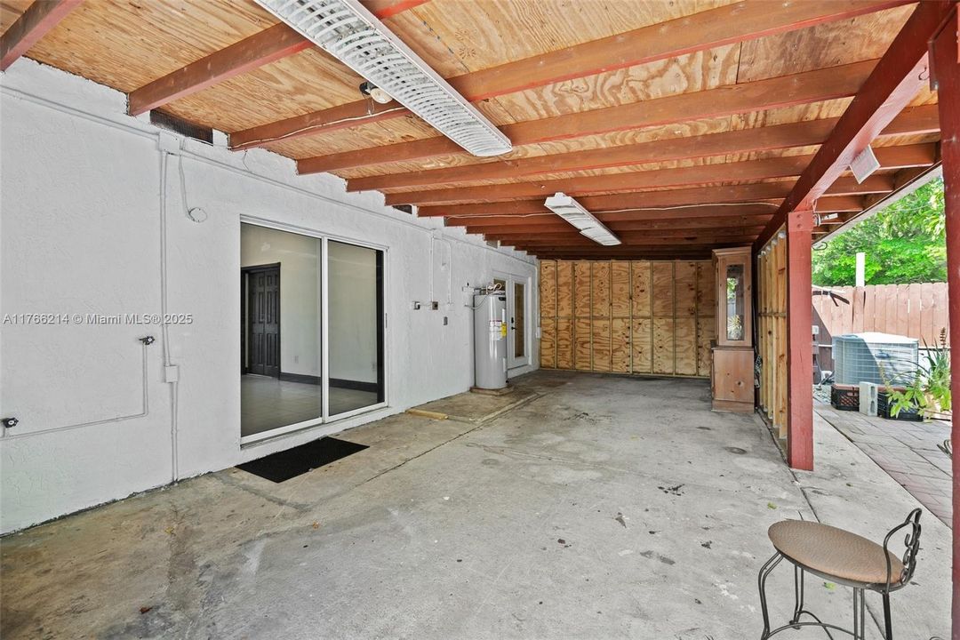 最近售出: $425,000 (2 贝兹, 2 浴室, 1052 平方英尺)