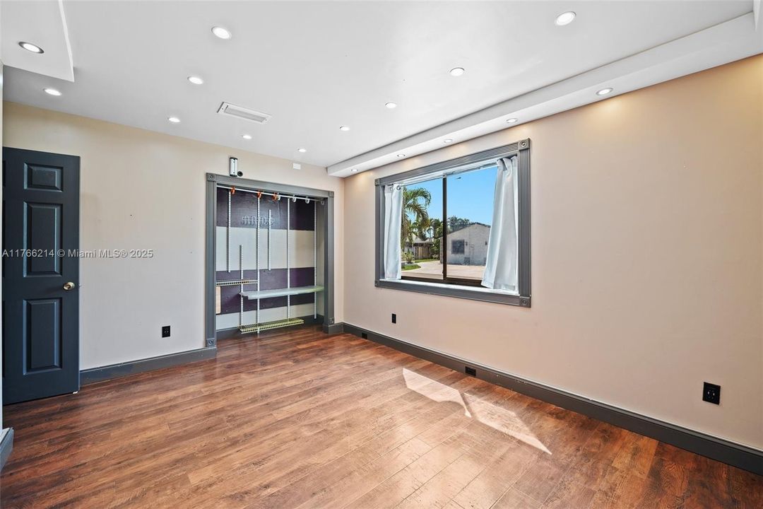 最近售出: $425,000 (2 贝兹, 2 浴室, 1052 平方英尺)