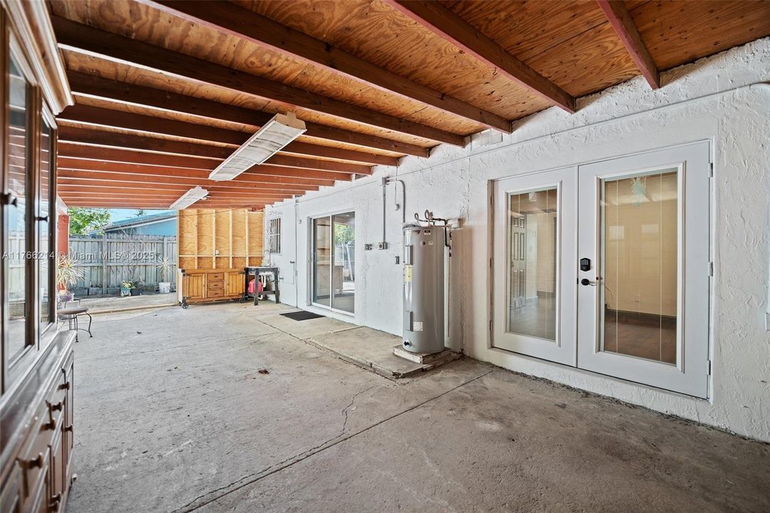 最近售出: $425,000 (2 贝兹, 2 浴室, 1052 平方英尺)