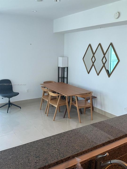 Recently Sold: $729,000 (2 beds, 2 baths, 1126 Square Feet)