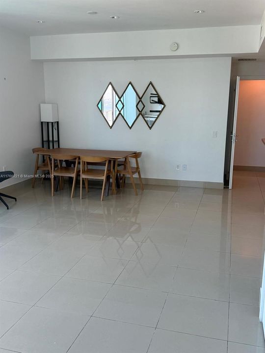 Recently Sold: $729,000 (2 beds, 2 baths, 1126 Square Feet)