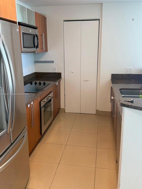 Recently Sold: $729,000 (2 beds, 2 baths, 1126 Square Feet)