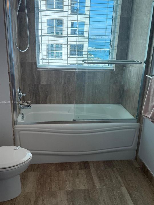 Recently Sold: $729,000 (2 beds, 2 baths, 1126 Square Feet)