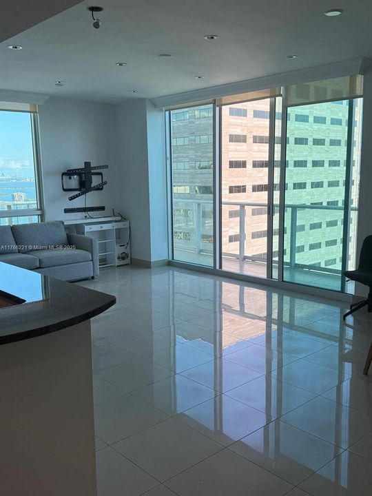 Recently Sold: $729,000 (2 beds, 2 baths, 1126 Square Feet)