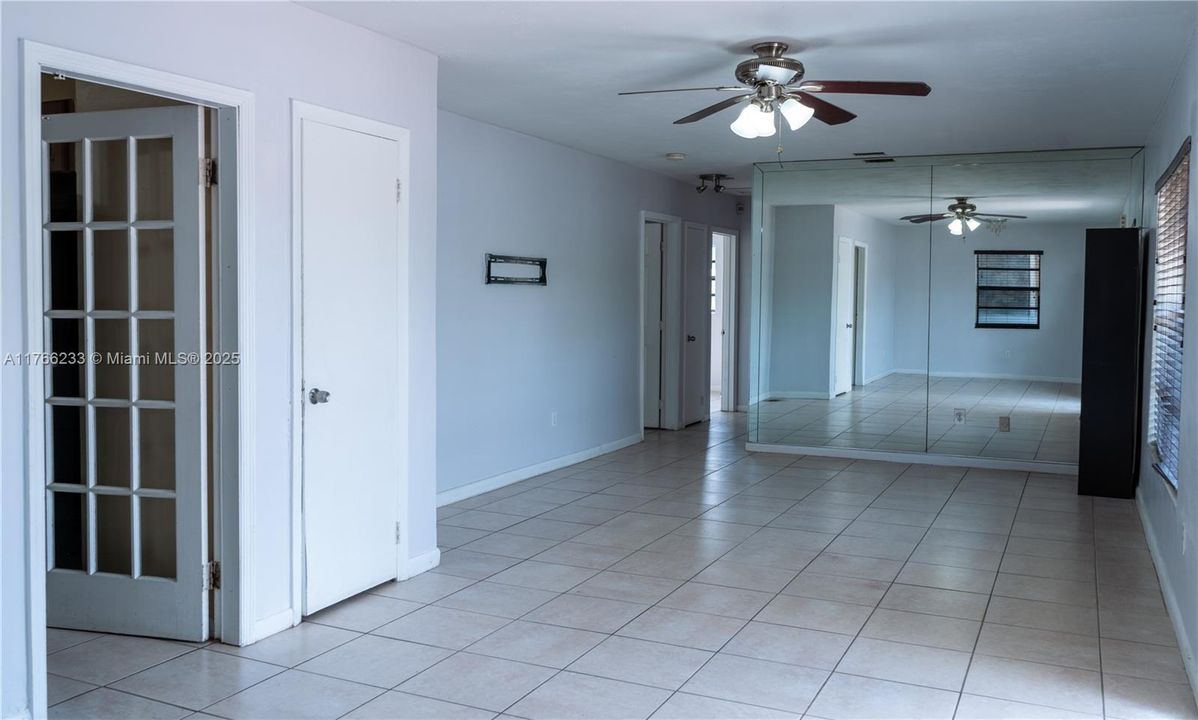 Recently Rented: $2,700 (3 beds, 1 baths, 1104 Square Feet)