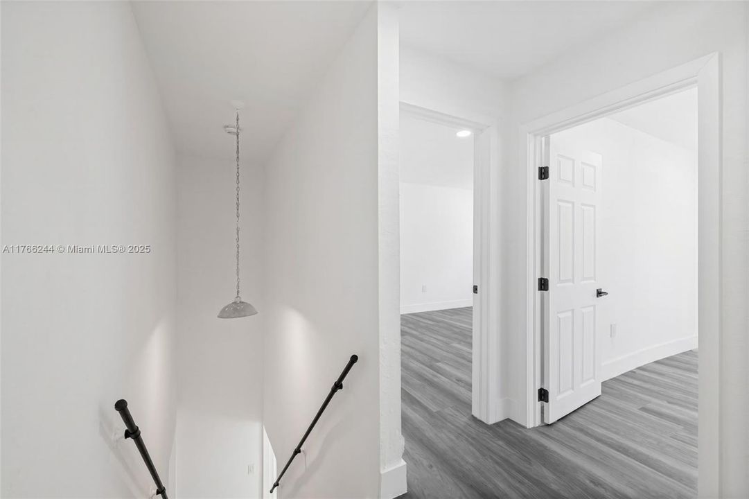 Recently Sold: $720,000 (6 beds, 3 baths, 2000 Square Feet)